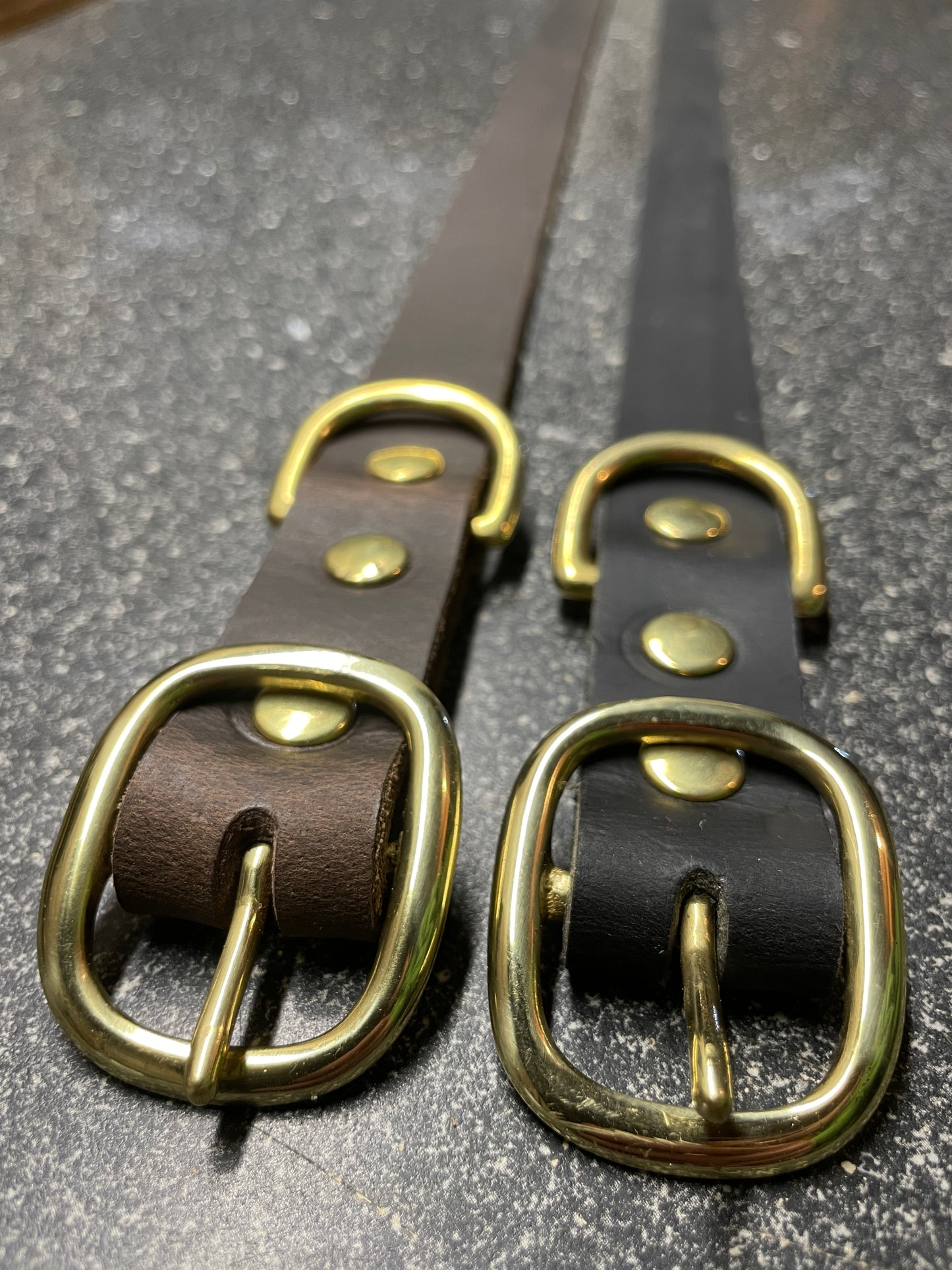 Handmade 8 oz Vegetable-Tanned Leather Dog Collar